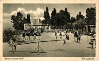 30 db főleg RÉGI magyar városképes lap; Balaton és környéke / 30 mostly old Hungarian town-view postcards; Balaton and its surrondings