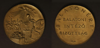Borsos Miklós (1906 - 1990): Lovasok, labdázó lány, 1977 (Balatoni Int.Biz), bronz, 92 mm