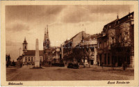 Békéscsaba, Szent István tér, autók, emlékmű, takarékpénztár, postahivatal