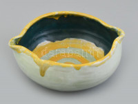Retró kerámia edény, színes mázakkal festett, jelzés nélkül, alján kissé sérült, repedésekkel, 20,5x18,5x8 cm