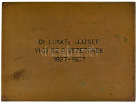 Gács Lajos (1905-1981) 1937. 'Pénzintézeti Központ Tisztviselőinek Sport Egyesülete 1923. - Az érdem jeléül' bronz emlékplakett, hátoldalán 'Dr. Lukáts József vívó sz. o. vezetőnek 1927-1937' gravírozással (64x84mm) T:AU kis